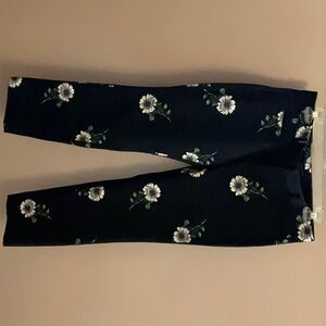 These banana Republic pants are a size SMALL and are unused